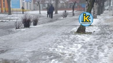 Слизький тротуар по пр. Богоявленському в Корабельному районі Миколаєва